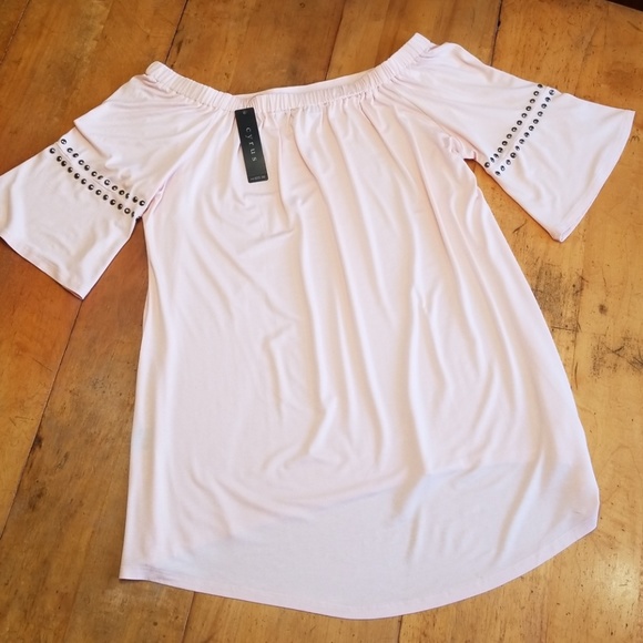 SOLD! Cyrus Lt. Pink Off Shoulder Top Sz 1X - Picture 5 of 7